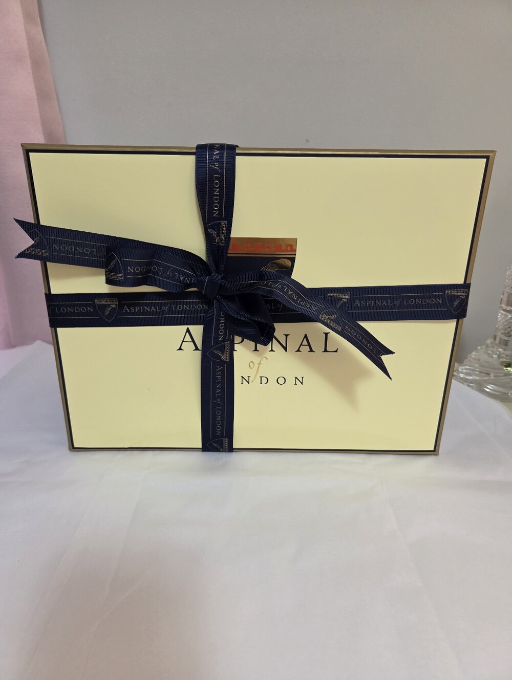 ASPINAL OF LONDON MINI RED TRUNK BAG - Picture 9 of 9